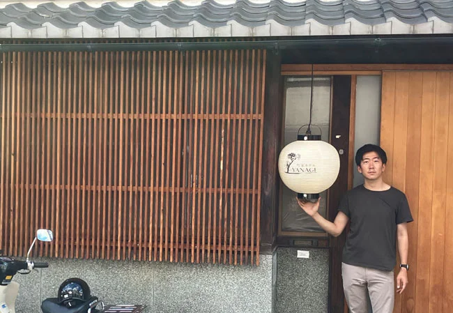 No.107 一棟貸しホテル様の看板用尺五丸型和紙提灯を製作いたしました。